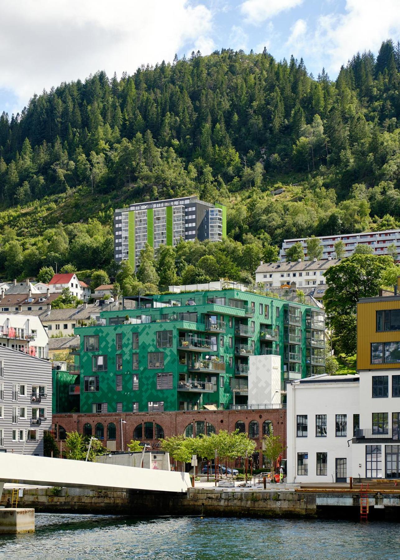 Stylish 2-br Retreat In Heart Of Vibrant Leilighet